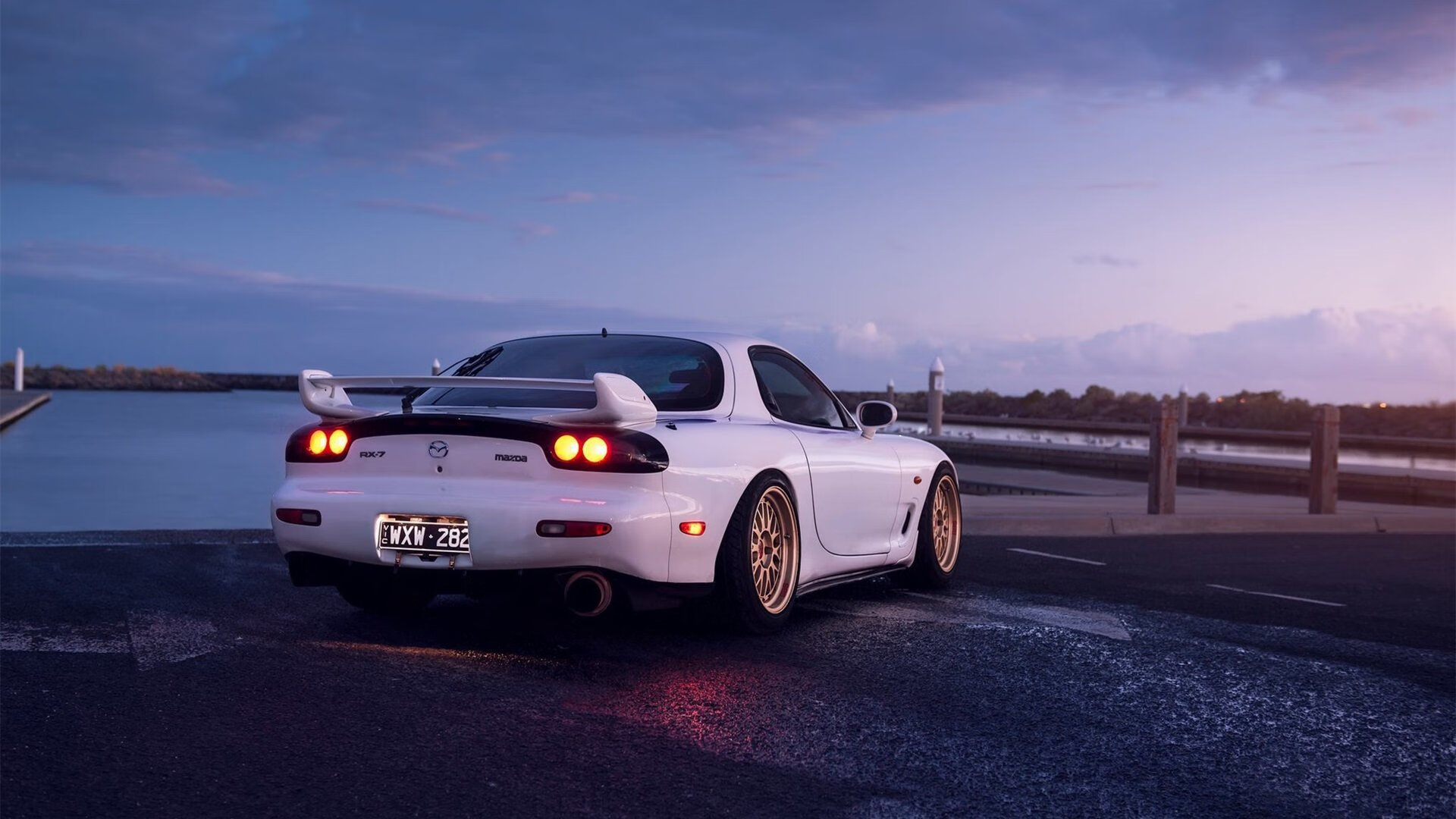 增强青训项目“引进来”和“走出去”，推动行业国际化