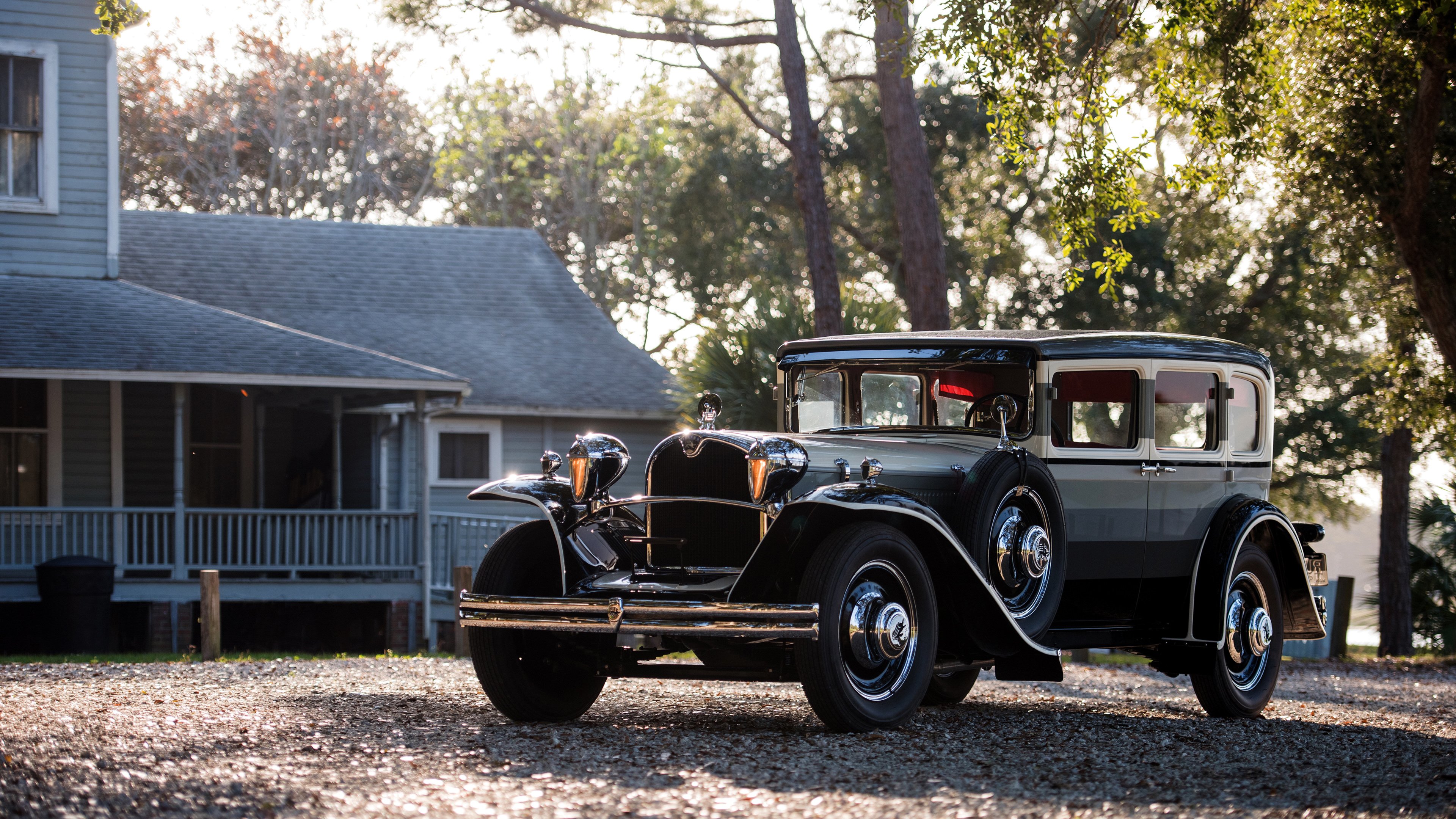 “武汉马拉松:冲刺瞬间,赛场爆发速度激情!”